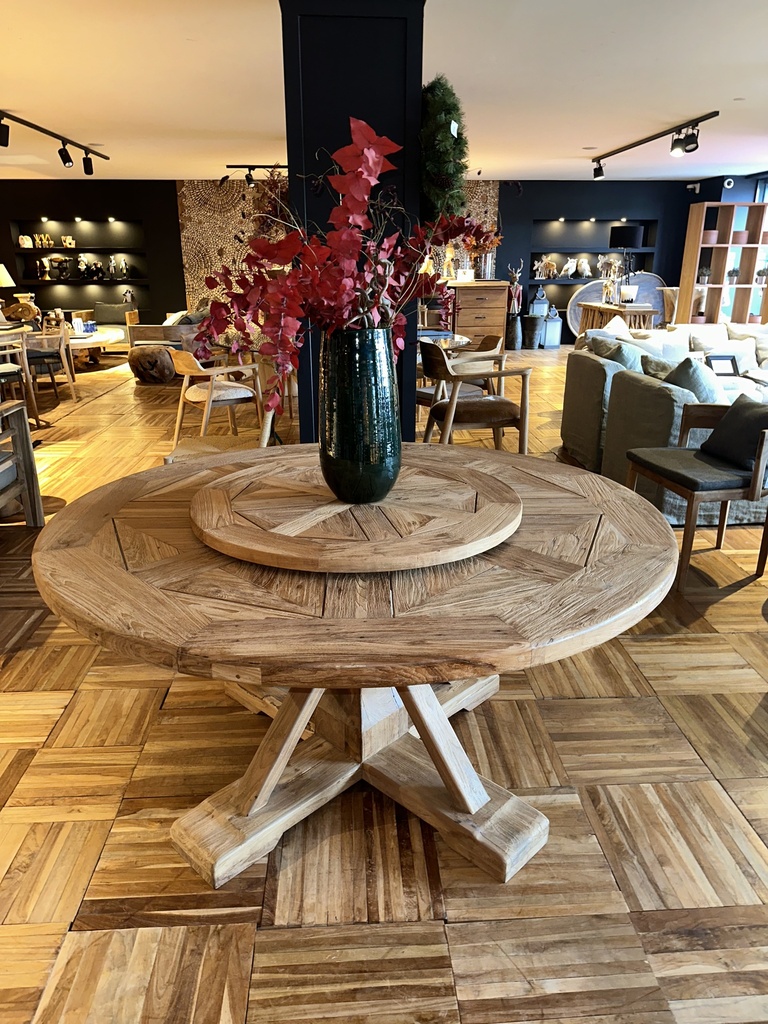 ROUND TABLE KING